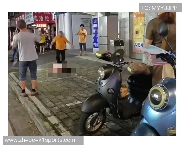 捷克足球球星赛场突发晕倒送医 生命体征稳定情况引关注